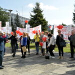 Protest pracowników PAKS przed Świętokrzyskim Urzędem Wojewódzkim w Kielcach / Marzena Mąkosa / Radio Kielce