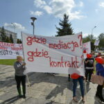 Protest pracowników PAKS przed Świętokrzyskim Urzędem Wojewódzkim w Kielcach / Marzena Mąkosa / Radio Kielce