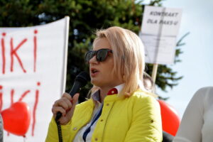 Protest pracowników PAKS przed Świętokrzyskim Urzędem Wojewódzkim w Kielcach / Marzena Mąkosa / Radio Kielce