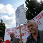 Protest pracowników PAKS przed Świętokrzyskim Urzędem Wojewódzkim w Kielcach / Marzena Mąkosa / Radio Kielce