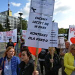 Protest pracowników PAKS przed Świętokrzyskim Urzędem Wojewódzkim w Kielcach / Marzena Mąkosa / Radio Kielce