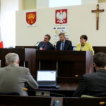 Konferencja prasowa prezydenta Wojciecha Lubawskiego i europosła Bogdana Wenty. Na zdjęciu : Wojciech Lubawski, Bogdan Wenta, Danuta Papaj oraz uczestnicy konferencji / Marzena Mąkosa / Radio Kielce