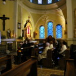 Modlitewne czuwanie w intencji zmarłego ks. Biskupa Seniora Kazimierza Ryczana / Marzena Mąkosa / Radio Kielce