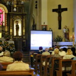 Modlitewne czuwanie w intencji zmarłego ks. Biskupa Seniora Kazimierza Ryczana / Marzena Mąkosa / Radio Kielce