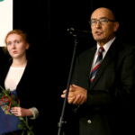 Rozdanie nagród "Nadzieje Kielc". Aleksandra Wilk oraz Andrzej Sygut, zastępca prezydenta Kielc / Marzena Mąkosa / Radio Kielce