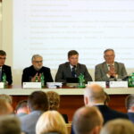 Sesja sejmiku województwa Świętokrzyskiego. Andrzej Pruś - Wiceprzewodniczący Sejmiku Województwa Świętokrzyskiego, Grigor Szaginian - Wiceprzewodniczący Sejmiku Województwa Świętokrzyskiego, Arkadiusz Bąk - Przewodniczący Sejmiku Województwa Świętokrzyskiego, Tadeusz Kowalczyk - Wiceprzewodniczący Sejmiku Województwa Świętokrzyskiego / Marzena Mąkosa / Radio Kielce