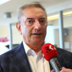 Wręczenie nowych aut dla Szczypiornistów. Na zdjęciu Marek Romanowski / Marzena Mąkosa / Radio Kielce