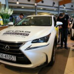 Wręczenie nowych aut dla Szczypiornistów. Nowy Lexus / Marzena Mąkosa / Radio Kielce