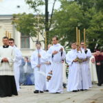 19.09.2017 Kielce. Uroczystości pogrzebowe biskupa Kazimierza Ryczana. Kondukt żałobny od kościoła Trójcy Świętej do Bazyliki Katedralnej / Marzena Mąkosa / Radio Kielce