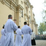 19.09.2017 Kielce. Uroczystości pogrzebowe biskupa Kazimierza Ryczana. Kondukt żałobny od kościoła Trójcy Świętej do Bazyliki Katedralnej / Marzena Mąkosa / Radio Kielce