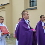 19.09.2017 Kielce. Uroczystości pogrzebowe biskupa Kazimierza Ryczana. Kondukt żałobny od kościoła Trójcy Świętej do Bazyliki Katedralnej / Marzena Mąkosa / Radio Kielce
