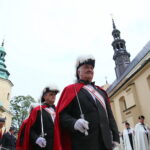 19.09.2017 Kielce. Uroczystości pogrzebowe biskupa Kazimierza Ryczana. Kondukt żałobny od kościoła Trójcy Świętej do Bazyliki Katedralnej / Marzena Mąkosa / Radio Kielce