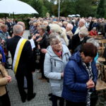 19.09.2017 Kielce. Uroczystości pogrzebowe biskupa Kazimierza Ryczana. Wierni na Placu Jana Pawła II / Marzena Mąkosa / Radio Kielce