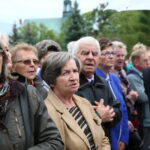 19.09.2017 Kielce. Uroczystości pogrzebowe biskupa Kazimierza Ryczana. Wierni na Placu Jana Pawła II / Marzena Mąkosa / Radio Kielce