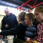 Wyścig kapsli na Małej Hali w Bazie Zbożowej. / Marzena Mąkosa / Radio Kielce