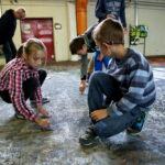 Wyścig kapsli na Małej Hali w Bazie Zbożowej. / Marzena Mąkosa / Radio Kielce