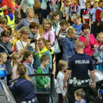 Pierwszaki poznawały zasady bezpieczeństwa na Hali Legionów w Kielcach / Marzena Mąkosa / Radio Kielce