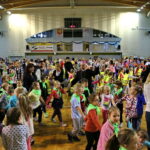 Pierwszaki poznawały zasady bezpieczeństwa na Hali Legionów w Kielcach / Marzena Mąkosa / Radio Kielce