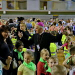 Pierwszaki poznawały zasady bezpieczeństwa na Hali Legionów w Kielcach / Marzena Mąkosa / Radio Kielce