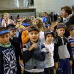 Pierwszaki poznawały zasady bezpieczeństwa na Hali Legionów w Kielcach / Marzena Mąkosa / Radio Kielce