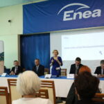 Konferencja dotycząca programu stypendialnego "Akademia Talentów - Twoje dziecko energia dla świata ". Na zdjęciu : Kazimierz Mądzik - Świętokrzyski Kurator Oświaty, Lech Żak - Prezes Enei Połaniec, Anna Krupka - Poseł na Sejm RP, Sławomir Krenczyk - Prezes Fundacji Enea, Stanisław Fundakowski - Podkarpacki Wicekurator Oświaty / Marzena Mąkosa / Radio Kielce