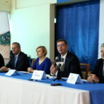 Konferencja dotycząca programu stypendialnego "Akademia Talentów - Twoje dziecko energia dla świata ". Na zdjęciu : Kazimierz Mądzik - Świętokrzyski Kurator Oświaty, Lech Żak - Prezes Enei Połaniec, Anna Krupka - Poseł na Sejm RP, Sławomir Krenczyk - Prezes Fundacji Enea, Stanisław Fundakowski - Podkarpacki Wicekurator Oświaty / Marzena Mąkosa / Radio Kielce