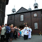 Uroczyste wprowadzenie relikwii św. Jana Pawła II do kościoła św. Szczepana w Mnichowie / Marzena Mąkosa / Radio Kielce