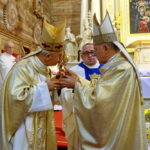 Uroczyste wprowadzenie relikwii św. Jana Pawła II do kościoła w Mnichowie / Marzena Mąkosa / Radio Kielce