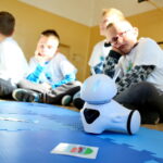 "Tu Programujemy" - Photon w Szkole Podstawowej nr 24 im. Pierwszej Kompanii Kadrowej / Marzena Mąkosa / Radio Kielce