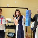 "Tu Programujemy" - Photon w Szkole Podstawowej nr 24 im. Pierwszej Kompanii Kadrowej. Na zdjęciu : Ewa Misiorowska, Magdalena Nowak i Jarosław Rybus / Marzena Mąkosa / Radio Kielce