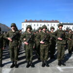 Przysięga wojskowa elewów służby przygotowawczej do NSR / Marzena Mąkosa / Radio Kielce