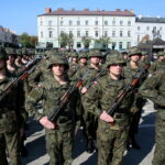 Przysięga wojskowa elewów służby przygotowawczej do NSR / Marzena Mąkosa / Radio Kielce