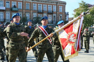 Przysięga wojskowa elewów służby przygotowawczej do NSR / Marzena Mąkosa / Radio Kielce