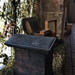 Wystawa w Muzeum Przyrody i Techniki. Ul wabik z XX w. oraz Ul weselny z XX w. / Marlena Płaska / Radio Kielce