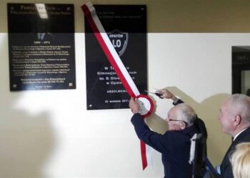 100-lecie powstania Liceum Ogólnokształcącego im. Bartosza Głowackiego / Emilia Sitarska / Radio Kielce