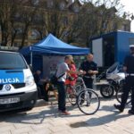 Piknik Bezpiecznie na drodze. Znakowanie rowerów / Emilia Sitarska / Radio Kielce