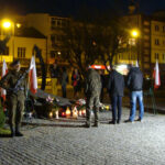 Ostrowiec. 75. rocznica zbiorowej egzekucji mieszkańców przez hitlerowców - uroczystości na Rynku / Emilia Sitarska / Radio Kielce