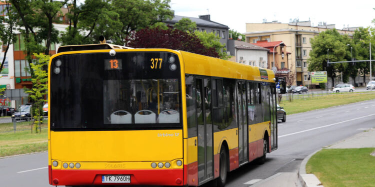 16.6.2016 Kielce. Autobus linii nr 13. / Wojciech Habdas / Radio Kielce