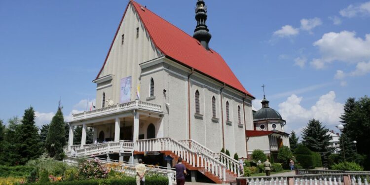 Sanktuarium Matki Bożej, Bolesnej Królowej Polski,