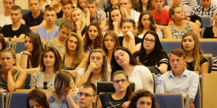 Politechnika Świętokrzyska. Salon Maturzystów / Wojciech Habdas / Radio Kielce