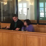 Mowy końcowe w procesie kobiety oskarżonej o usiłowanie zabójstwa swojego dziecka. Obrońca Michał Cudzik i oskarżona Eliza T.