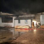 Pożar w jednej z firm, działających w Specjalnej Strefie Ekonomicznej w Starachowicach / st. kapitan Marcin Nyga / PSP w Starachowicach