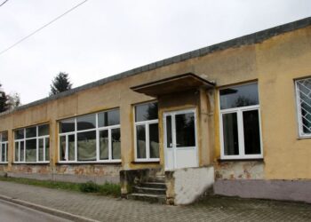 Busko. Budynek po byłej pralni chemicznej w Busku-Zdroju, w którym powstaje Klub Seniora / UMiG Busko-Zdrój