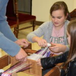 Warsztaty z tkactwa i gobelinu w Gminnym Centrum Kultury w Stopnicy / Kamil Włosowicz / Radio Kielce