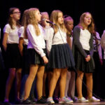 Uczniowie Szkoły Podstawowej z Podchojn / Ewa Pociejowska-Gawęda / Radio Kielce