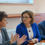 Jędrzejów. Dzień Ratownictwa Medycznego. Marta Solnica - dyrektor Świętokrzyskiego Centrum Ratownictwa Medycznego i Transportu Sanitarnego w Kielcach, Agata Wojtyszek - wojewoda świętokrzyski / Ewa Pociejowska-Gawęda / Radio Kielce