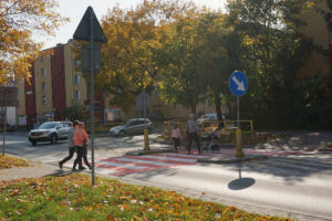 Jędrzejów. W mieście powstają biało-czerwone przejścia dla pieszych / Ewa Pociejowska-Gawęda / Radio Kielce