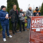 Jędrzejów. Cmentarz św. Trójcy. Wszystkich Świętych. Kwesta / Ewa Pociejowska - Gawęda / Radio Kielce