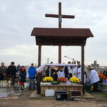 Kwesta oraz msza święta na cmentarzu w Sędziszowie / Ewa Pociejowska-Gawęda / Radio Kielce