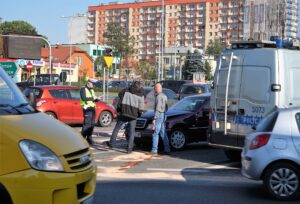 Wypadek na skrzyżowaniu ul. Sandomierskiej i Źródłowej / Bartłomiej Zapała / Radio Kielce